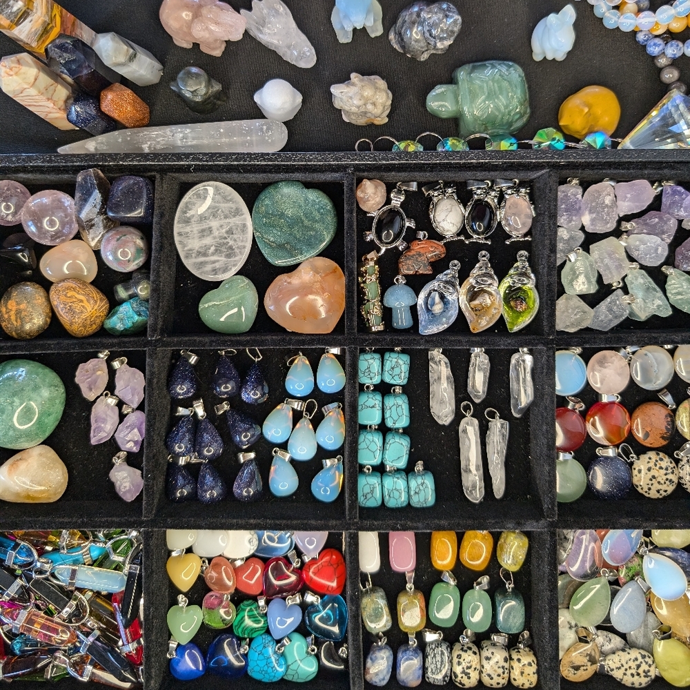Crystals & Gemstones LIVE LISTING - Picture 5 of 8